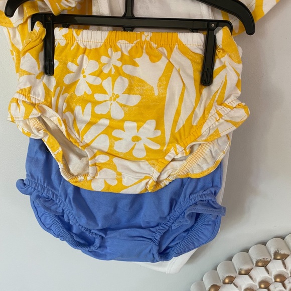 Carter’s Three Piece 6M Outfit - Picture 3 of 4